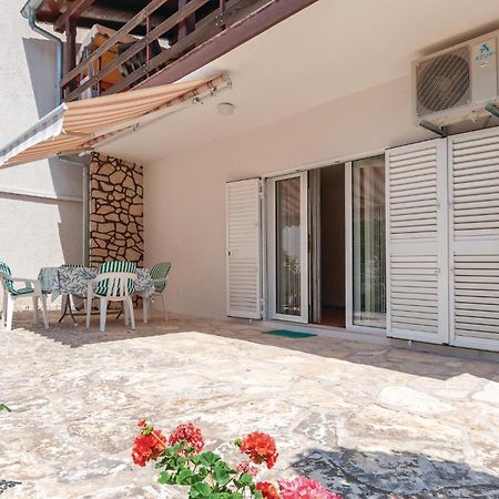 Beautiful Apartment In Jadrija With Kitchen Екстериор снимка