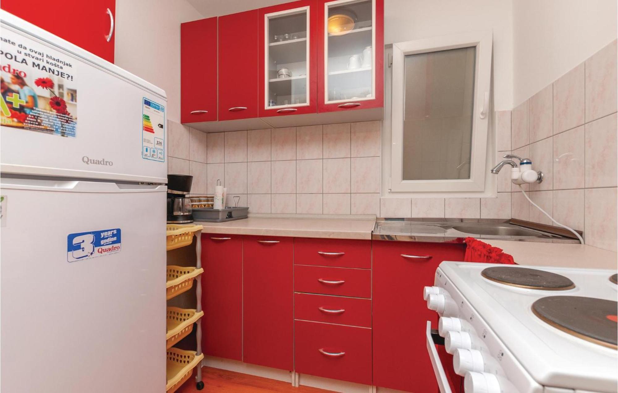 Beautiful Apartment In Jadrija With Kitchen Екстериор снимка